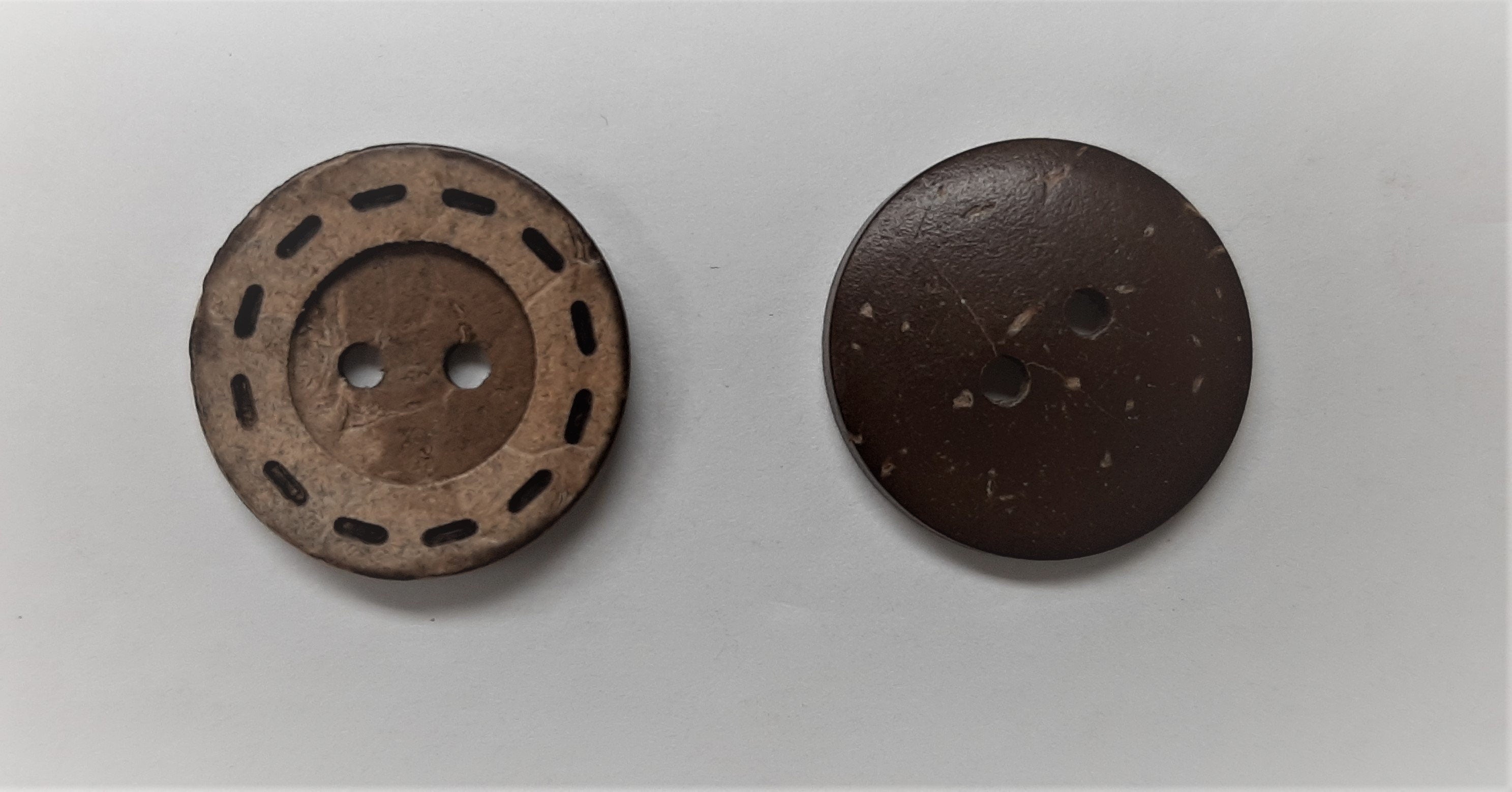 50 PCS Vintage Wooden Coat Buttons Dark Brown And Natural 2 Holes Round Wood Sewing Dashed Buttons